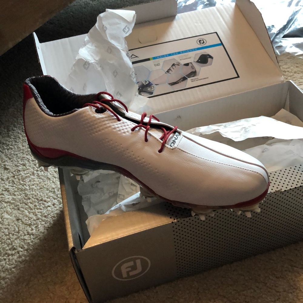 Golf shoes, brand new